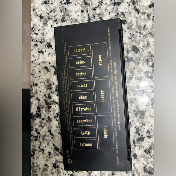 Kay Von D shade + light Black and Gold Eyeshadow Palette - Picture 3 of 5